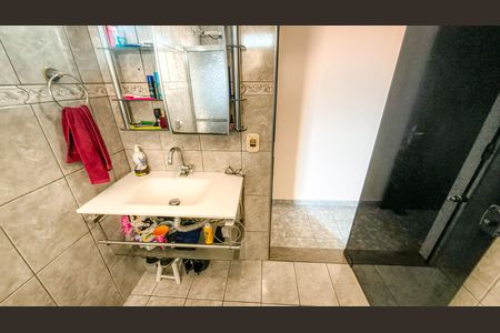 Casa à venda com 160m², 4 quartos e 2 vagasBanheiro da Suíte