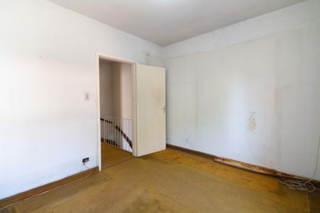 Casa à venda com 200m², 3 quartos e 2 vagas Casa à venda com 200m², 3 quartos e 2 vagasQuarto 1