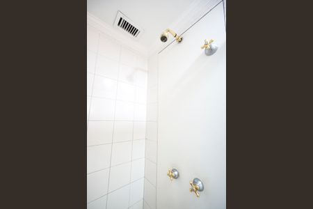 Apartamento para alugar com 74m², 3 quartos e 2 vagas Apartamento para alugar com 74m², 3 quartos e 2 vagasChuveiro