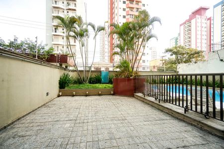 Apartamento para alugar com 74m², 3 quartos e 2 vagas Apartamento para alugar com 74m², 3 quartos e 2 vagasÁrea externa do salão de festas