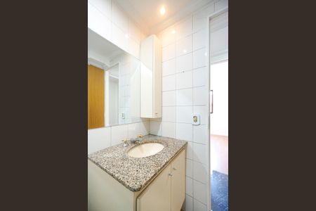 Apartamento para alugar com 74m², 3 quartos e 2 vagas Apartamento para alugar com 74m², 3 quartos e 2 vagasBanheiro social