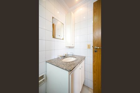 Apartamento para alugar com 74m², 3 quartos e 2 vagas Apartamento para alugar com 74m², 3 quartos e 2 vagasBanheiro da suíte
