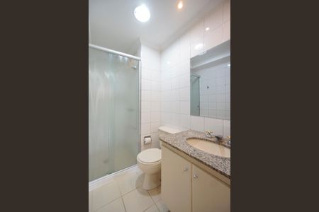 Apartamento para alugar com 74m², 3 quartos e 2 vagas Apartamento para alugar com 74m², 3 quartos e 2 vagasBanheiro social