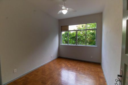 Quarto  de apartamento para alugar com 2 quartos, 74m² em Centro, Niterói