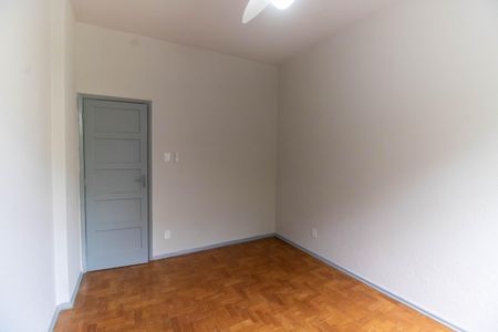 Quarto  de apartamento para alugar com 2 quartos, 74m² em Centro, Niterói