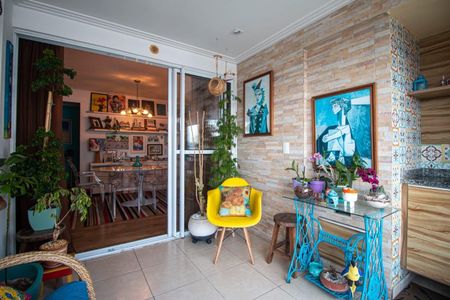 Apartamento à venda com 97m², 2 quartos e 2 vagasVaranda