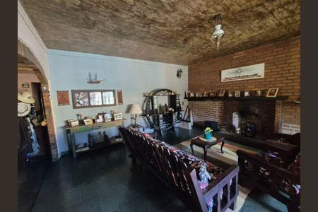 Casa à venda com 4 quartos, 239m² em Piratininga, Niterói