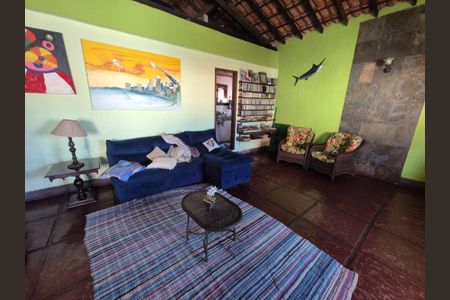 Casa à venda com 4 quartos, 239m² em Piratininga, Niterói