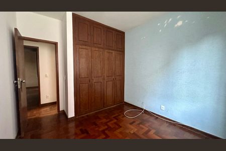 Apartamento à venda com 90m², 3 quartos e 2 vagasQuarto 