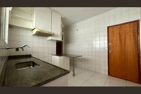 Apartamento à venda com 90m², 3 quartos e 2 vagasCozinha 