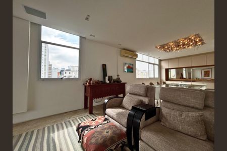 Apartamento à venda com 300m², 3 quartos e 2 vagas Apartamento à venda com 300m², 3 quartos e 2 vagasSala