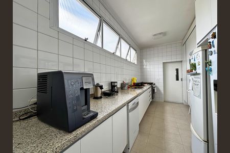 Apartamento à venda com 300m², 3 quartos e 2 vagas Apartamento à venda com 300m², 3 quartos e 2 vagasCozinha