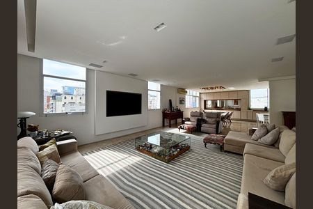 Apartamento à venda com 300m², 3 quartos e 2 vagas Apartamento à venda com 300m², 3 quartos e 2 vagasSala