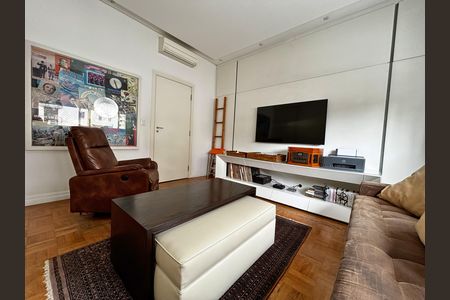 Apartamento à venda com 300m², 3 quartos e 2 vagas Apartamento à venda com 300m², 3 quartos e 2 vagasQuarto 1