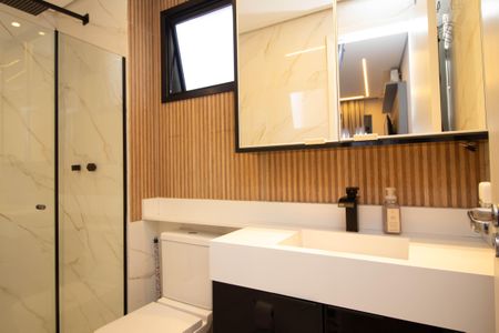 Apartamento à venda com 80m², 2 quartos e 2 vagasBanheiro da Suíte