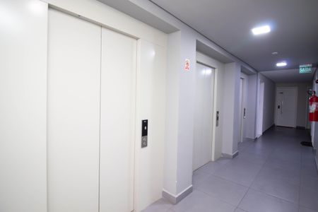 Apartamento à venda com 80m², 2 quartos e 2 vagasHall de entrada