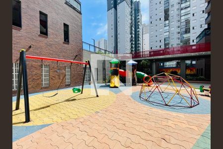 Apartamento à venda com 80m², 2 quartos e 2 vagasÁrea comum - Playground