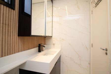 Apartamento à venda com 80m², 2 quartos e 2 vagasBanheiro da Suíte