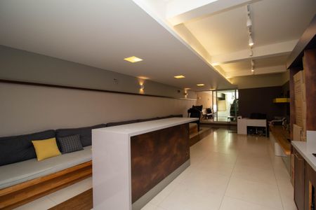 Casa à venda com 230m², 3 quartos e 3 vagasSalão