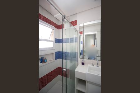 Casa à venda com 230m², 3 quartos e 3 vagasBanheiro da Suíte 1