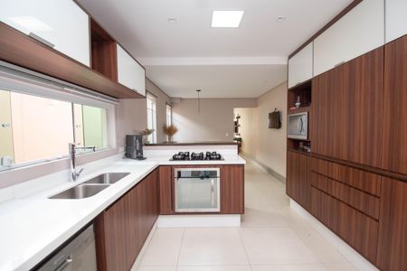 Casa à venda com 230m², 3 quartos e 3 vagasCozinha