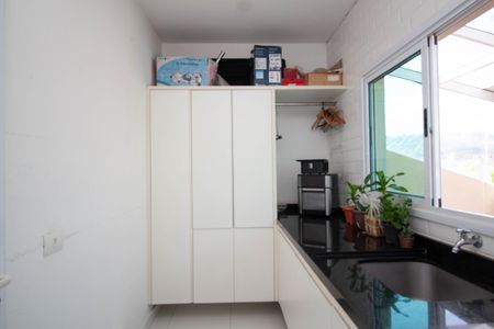 Casa à venda com 230m², 3 quartos e 3 vagasÁrea de Serviço