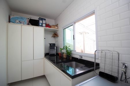 Casa à venda com 230m², 3 quartos e 3 vagasÁrea de Serviço