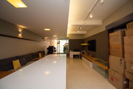 Casa à venda com 230m², 3 quartos e 3 vagasSalão