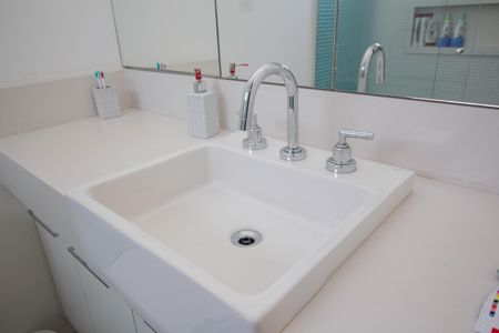 Casa à venda com 230m², 3 quartos e 3 vagasBanheiro da Suíte 2