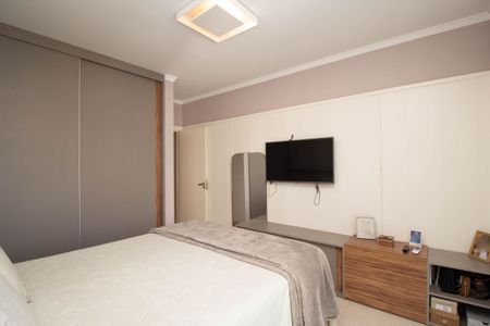 Casa à venda com 230m², 3 quartos e 3 vagasQuarto 3 - Suíte 3