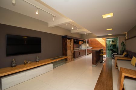 Casa à venda com 230m², 3 quartos e 3 vagasSalão