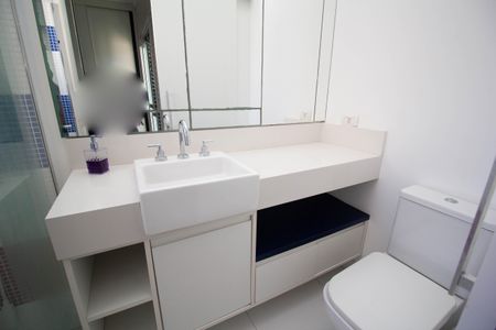 Casa à venda com 230m², 3 quartos e 3 vagasBanheiro da Suíte 1