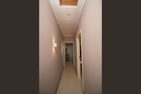 Casa à venda com 230m², 3 quartos e 3 vagasCorredor