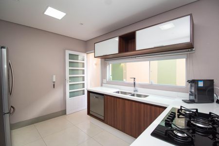 Casa à venda com 230m², 3 quartos e 3 vagasCozinha