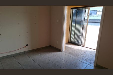 Casa para alugar com 3 quartos, 158m² em Vila Flavio, Mogi das Cruzes