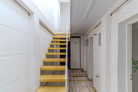 Casa para alugar com 180m², 2 quartos e sem vagaEscada