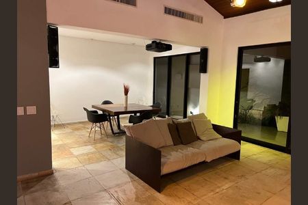 Casa à venda com 2 quartos, 276m² em Laranjeiras, Rio de Janeiro