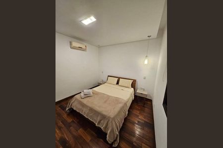 Casa à venda com 2 quartos, 276m² em Laranjeiras, Rio de Janeiro