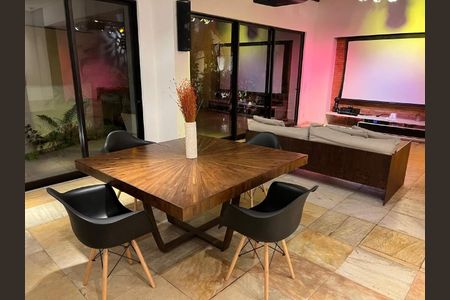 Casa à venda com 2 quartos, 276m² em Laranjeiras, Rio de Janeiro