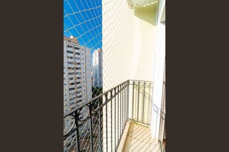 Apartamento à venda com 69m², 2 quartos e 1 vagaSacada da Sala