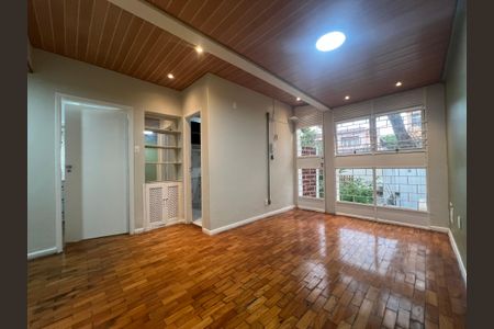 Sala de casa para alugar com 2 quartos, 100m² em Santo Antônio, Belo Horizonte