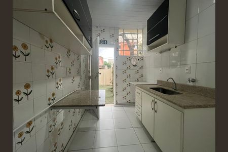 Cozinha de casa para alugar com 2 quartos, 100m² em Santo Antônio, Belo Horizonte