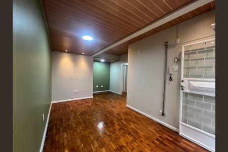 Sala de casa para alugar com 2 quartos, 100m² em Santo Antônio, Belo Horizonte