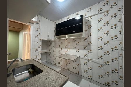 Cozinha de casa para alugar com 2 quartos, 100m² em Santo Antônio, Belo Horizonte