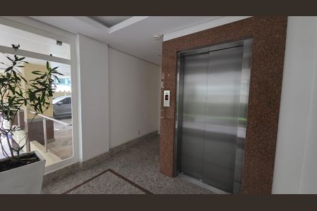 Apartamento para alugar com 105m², 2 quartos e 1 vagaHall social