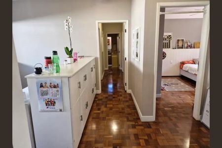 Casa à venda com 532m², 4 quartos e 4 vagasCorredor