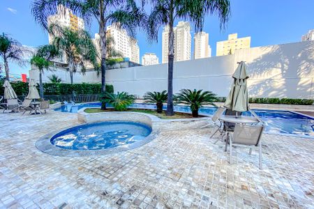 Apartamento à venda com 68m², 2 quartos e 1 vagaÁrea comum - Piscina