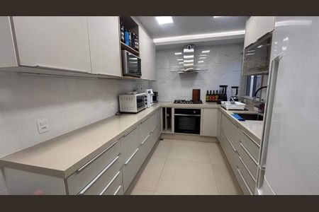 Casa à venda com 450m², 4 quartos e 3 vagas