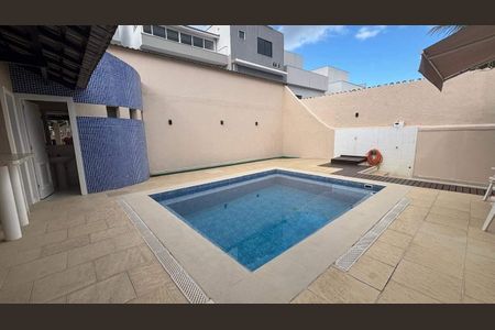 Casa à venda com 450m², 4 quartos e 3 vagas
