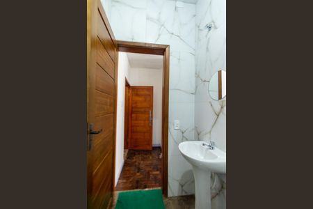 Banheiro Social de kitnet/studio para alugar com 1 quarto, 38m² em Centro, Curitiba